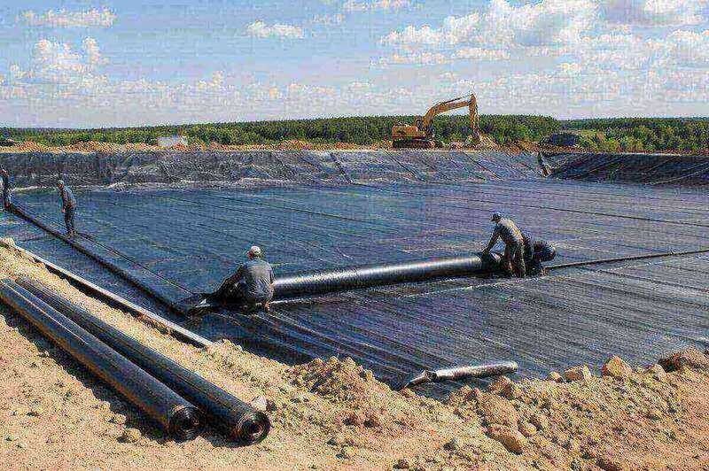 Укладка мембраны в рыбном хозяйстве